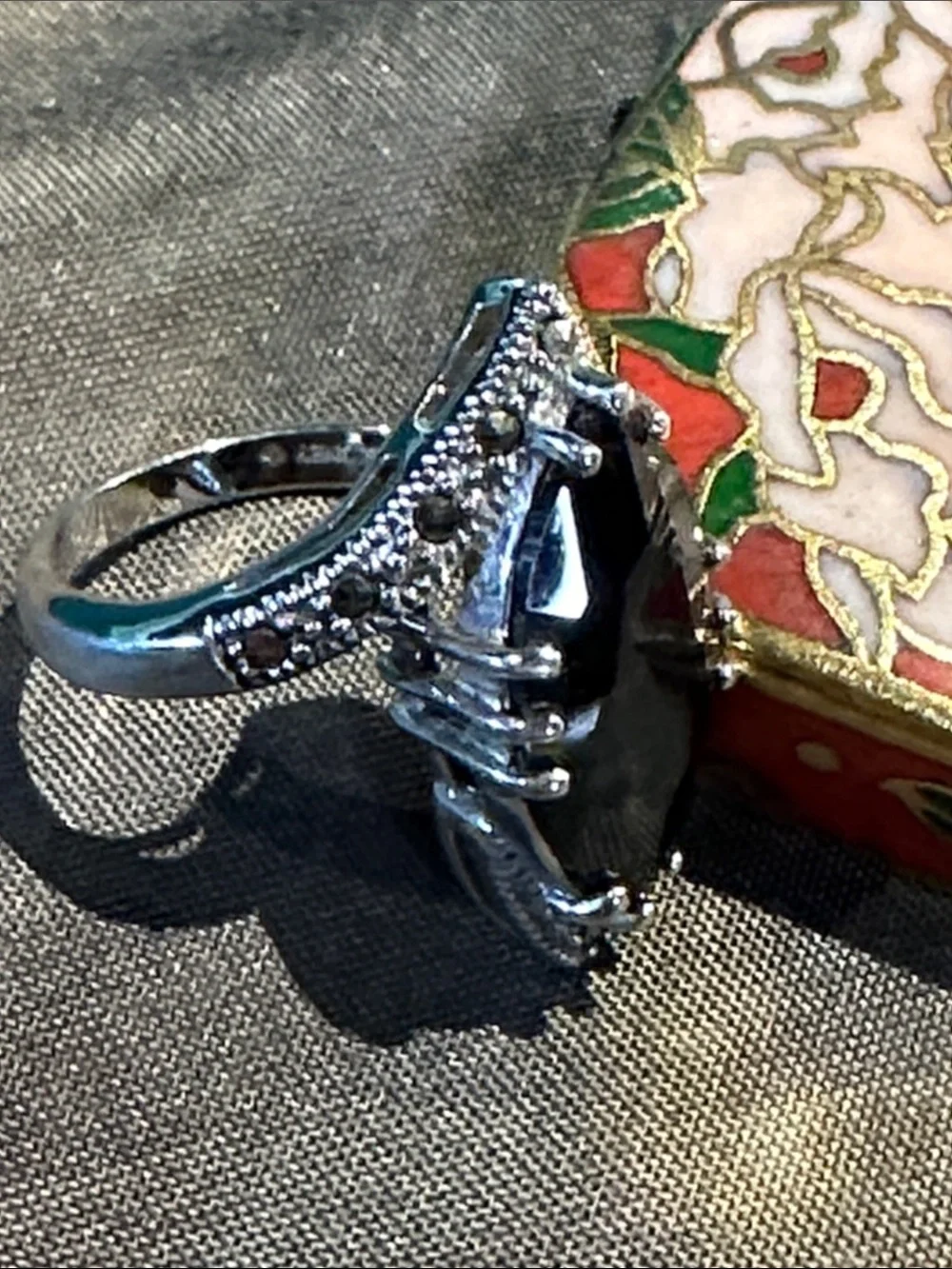 Sterling Silver Black Stone Halo Cocktail Ring size 5.5